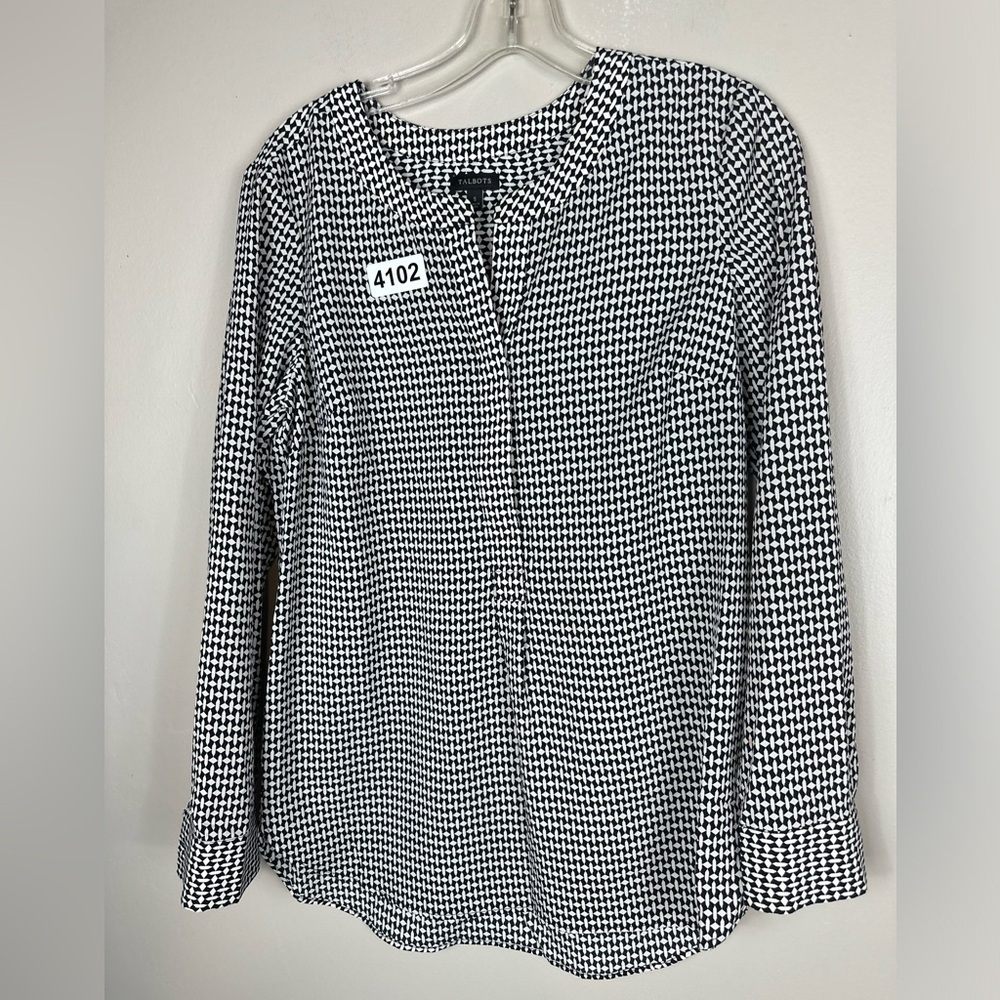 Talbots small black/white 19-1/2p2p high low 27 f 28” back long sleeve